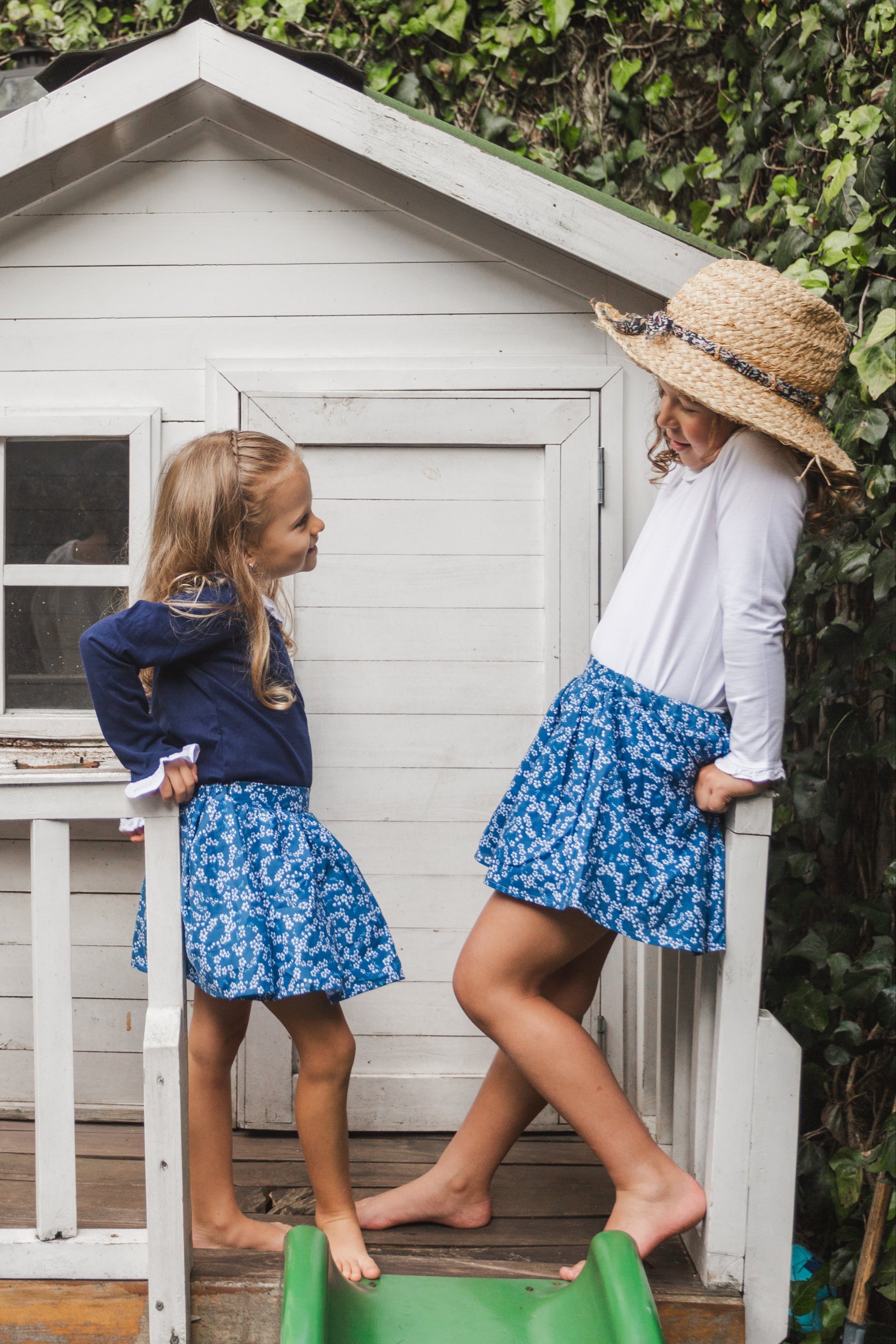 Falda Flores Azules y Blancas