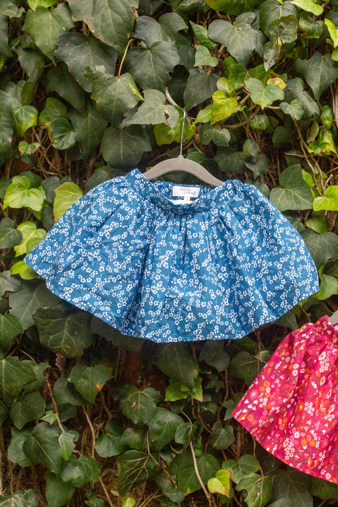 Falda Flores Azules y Blancas