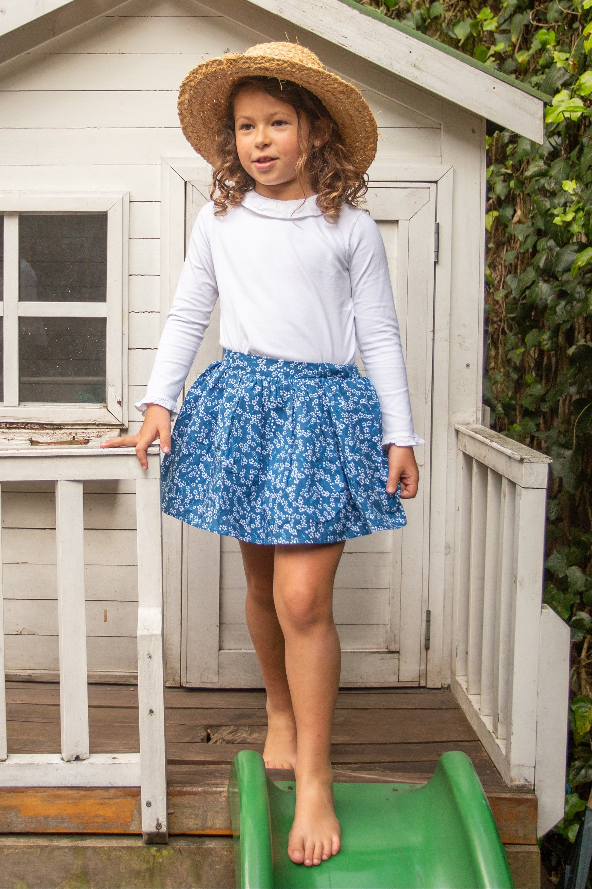 Falda Flores Azules y Blancas